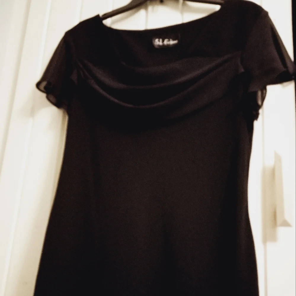 SALE! Elegant black dress with draped neckline & trumpet skirt - Picture 7 of 9